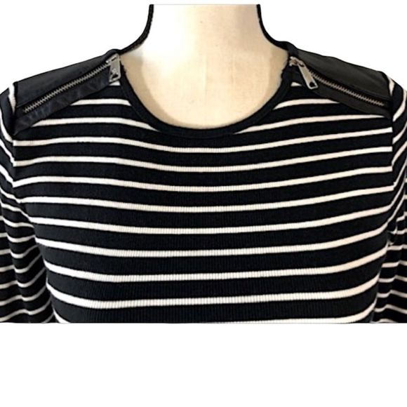 Lauren Ralph Lauren Size M Black and White Striped Cotton Knit Top Zip Shoulder - Picture 2 of 8